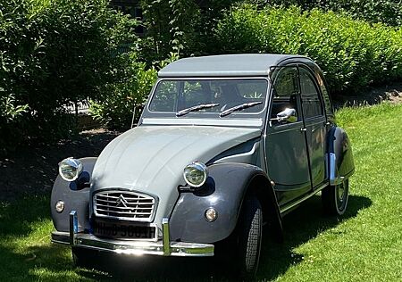 Citroën 2 CV Charleston mit Faltdach