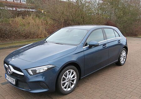 Mercedes-Benz A 250 e DCT Leder Kamera 8-fach bereift