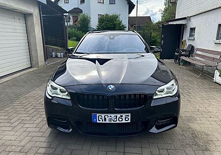BMW M550 d xDrive HuD STHZ Pano Matrix 20"