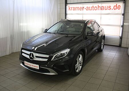 Mercedes-Benz GLA 200 1.Hand Kamera el.Heckklappe Leder