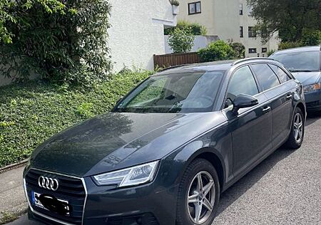 Audi A4 30 TDI S