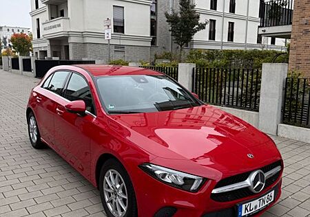 Mercedes-Benz A 180 *Ambientebeleuchtung, Chromeblenden back*
