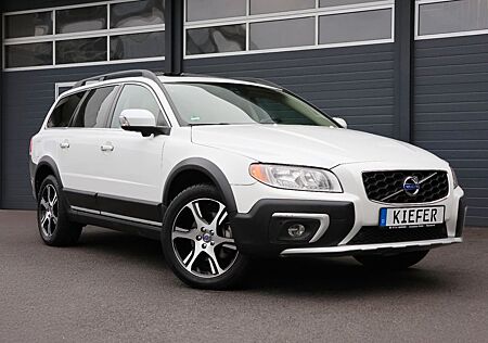 Volvo XC 70 XC70 T6 AWD/SHZ/NAVI/TOTW/MEMORY/KAMERA/BTH/R18