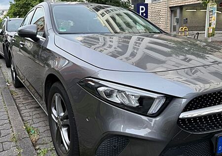 Mercedes-Benz A 200 -