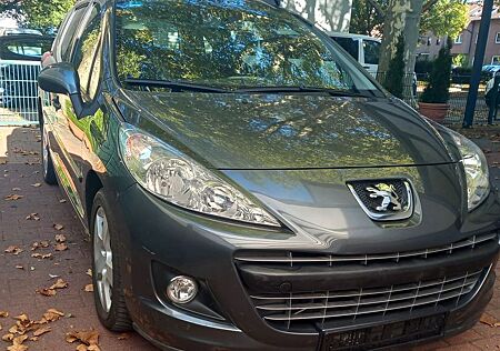 Peugeot 207 SW Premium 120 VTi Automatik wenig km 49.468