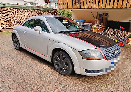 Audi TT Coupe 1.8T quattro -