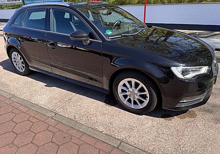 Audi A3 1.6 TDI ultra Attraction Sportback