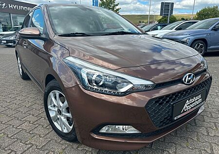 Hyundai i20 YES! Gold*Navi*PDC*SHZ*FSE*AWR*