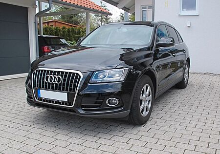 Audi Q5 2.0 TDI clean diesel 110kW AHK PANO NAVI SHZ