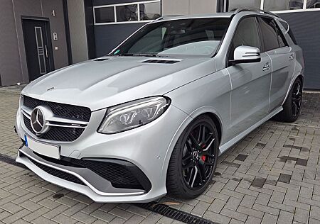 Mercedes-Benz GLE 63 AMG S 4MATIC AMG Abgasanlage Junge Sterne