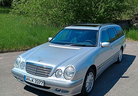 Mercedes-Benz E 240 W210 E240 T Classic Kombi HU 04/27