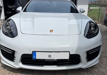 Porsche Panamera GTS *VOLLAUSTATTUNG*NANOVERSIEGELT*