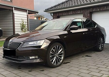 Skoda Superb 1.8 TSI L&K 180 PS, Leder, DCC, Canton