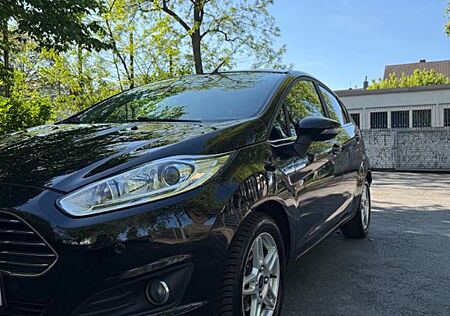 Ford Fiesta 1,5 TDCi 70kW Titanium ++SHZ++KeylessGo++