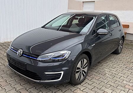 VW Golf Volkswagen E- VII LED Navi Sitzheizung 23900 Kilometer