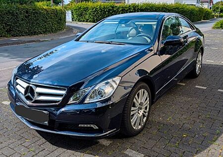 Mercedes-Benz E 350 Coupé CGI BlueEFFICIENCY AVANTG....
