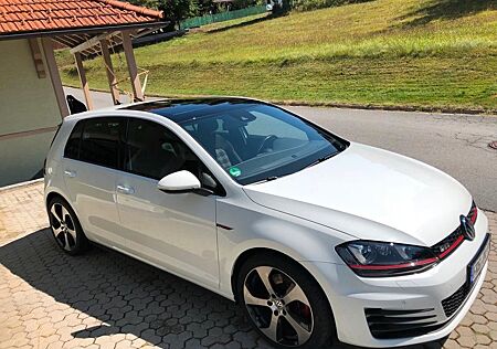 VW Golf Volkswagen 2.0 TSI BMT GTI GTI