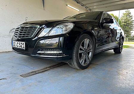 Mercedes-Benz E 220 CDI BlueEFFICIENCY -