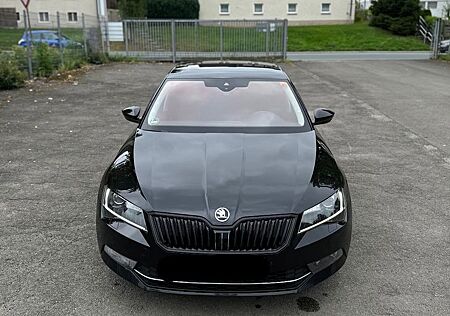 Skoda Superb 2.0 TDI SCR 140kW DSG ( VOLL )