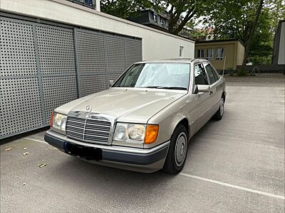 Mercedes-Benz 230