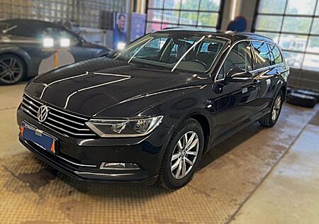 VW Passat Variant Volkswagen Passat 2.0 TDI DSG 1.Hand|LED|Navi|Tempo|PDC|AHK