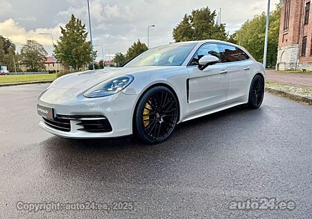 Porsche Panamera 4S S