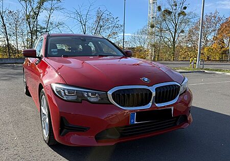 BMW 330 gebraucht kaufen BMW 330i Touring Advantage Automatic rot