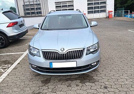 Skoda Superb 2.0 TDI 125kW DSG Exclusive Combi Exc...
