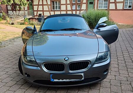 BMW Z4 2.2i - gepflegt - Tüv neu