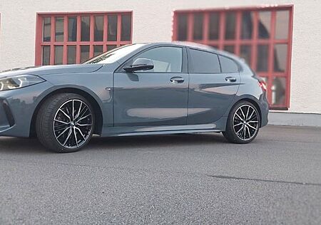 BMW 120 Baureihe 1 Lim. i M Sport