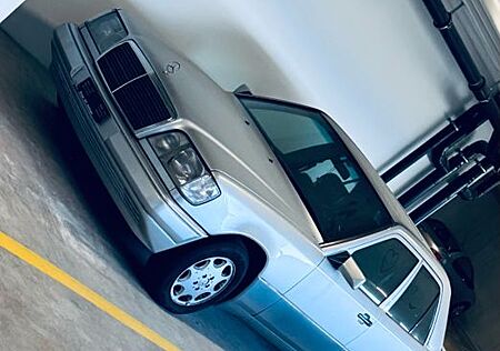Mercedes-Benz E 300 4-Matic