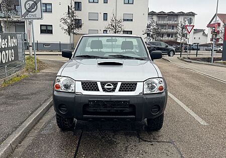 Nissan Navara TÜV NEU / 4x4 / 1-Hand / 2,5 Di