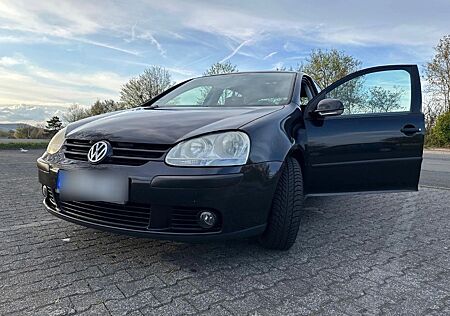 VW Golf Volkswagen 1.6 Benziner 102PS TÜV bis 26