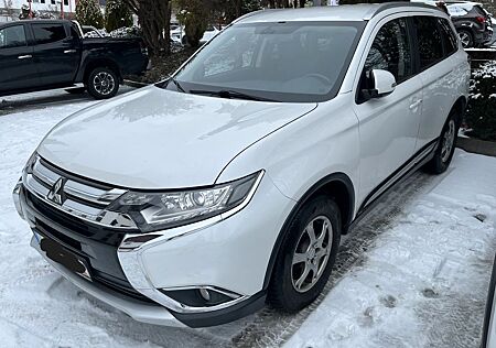 Mitsubishi Outlander Plus 4WD
