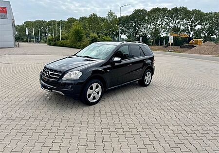 Mercedes-Benz ML 300 CDI 4MATIC BlueEFFICIENCY -