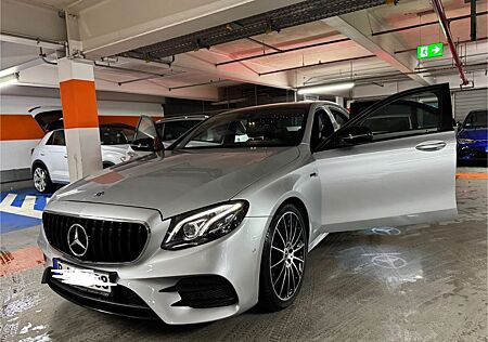 Mercedes-Benz E 220 d Autom. -AMG-L / RückF / DigitalCockpit