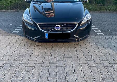 Volvo V40 V-O-L-V-O