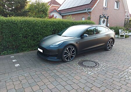 Tesla Model 3 M 3 Long Range+foliert+20" Sportfelgen+Bodykit