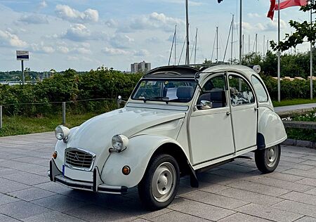 Citroën 2 CV mit verzinktem Rahmen