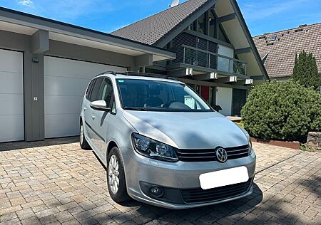 VW Touran Volkswagen , Autom,Leder, Panoramadach ,44000KM