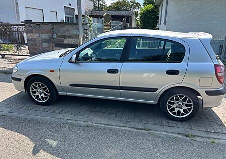 Nissan Almera 1.5i -