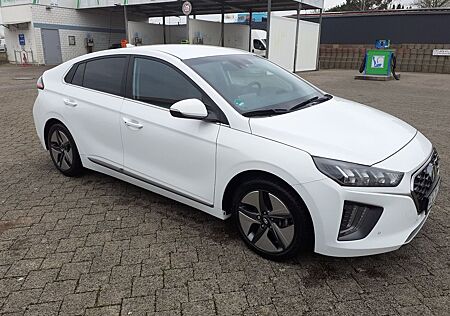 Hyundai Ioniq 1.6l GDi HYBRID -TÜV u.große Insp.neu
