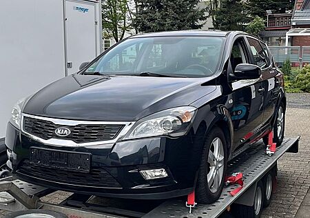 Kia Cee'd / Ceed 1.4 CVVT !!! 2 Jahre TüV!!!