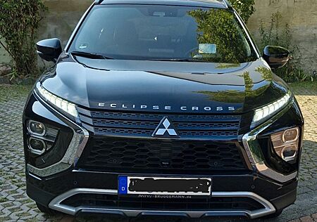 Mitsubishi Eclipse Cross 2.4 PLUG-IN HYBRID 4WD Intro E...