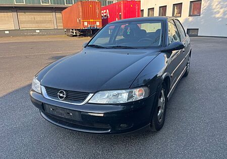 Opel Vectra 1.6 16V Edition 100