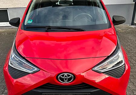 Toyota Aygo (X) Aygo (X) 1,0-l-VVT-i x x