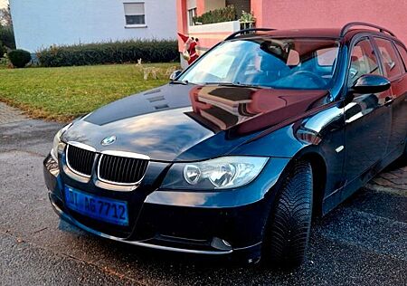 BMW 318i Touring -