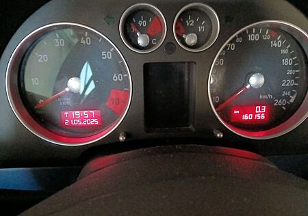 Audi TT Coupe 1.8T quattro 165 kW -