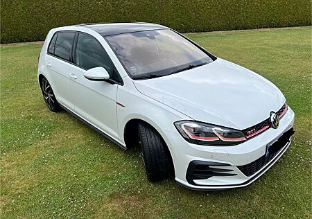 VW Golf Volkswagen 2.0 TSI DSG GTI Performance GTI Performance