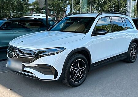 Mercedes-Benz EQB 300 4MATIC - AMG Line NIGHT Paket